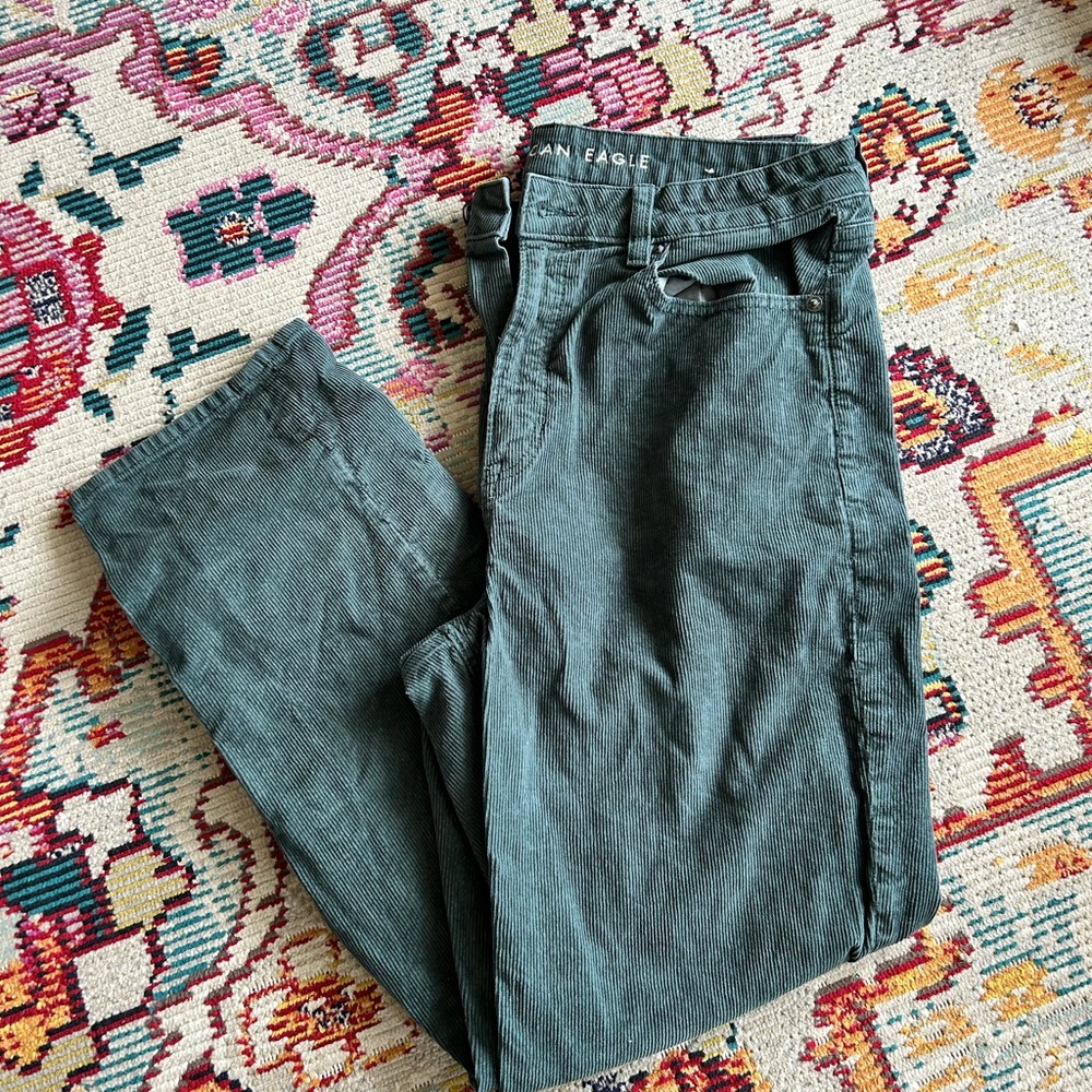 AE Mom Straight jeans